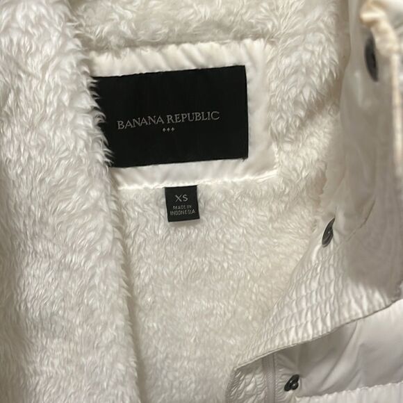 Banana Republic white puffer vest sz XS - Picture 2 of 3